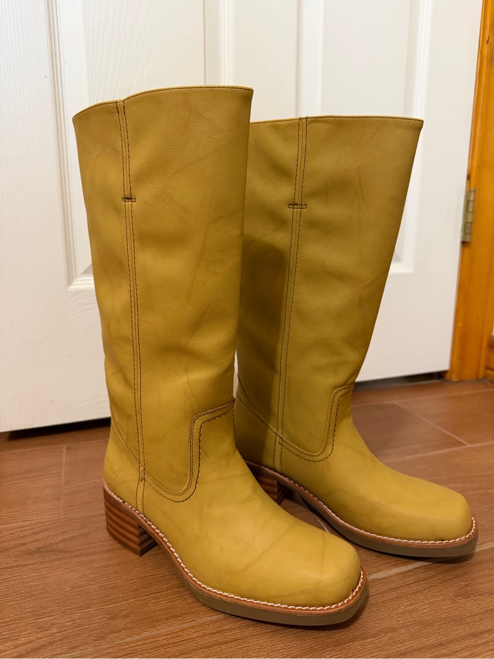 Frye and Co Women’s Tall Banana Boots